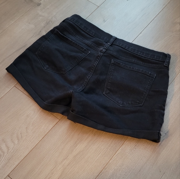 Black mid-rise denim shorts - Picture 3 of 3